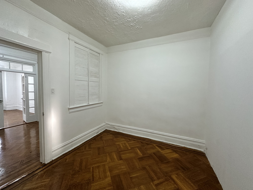 88-20 86th Street - Photo 2