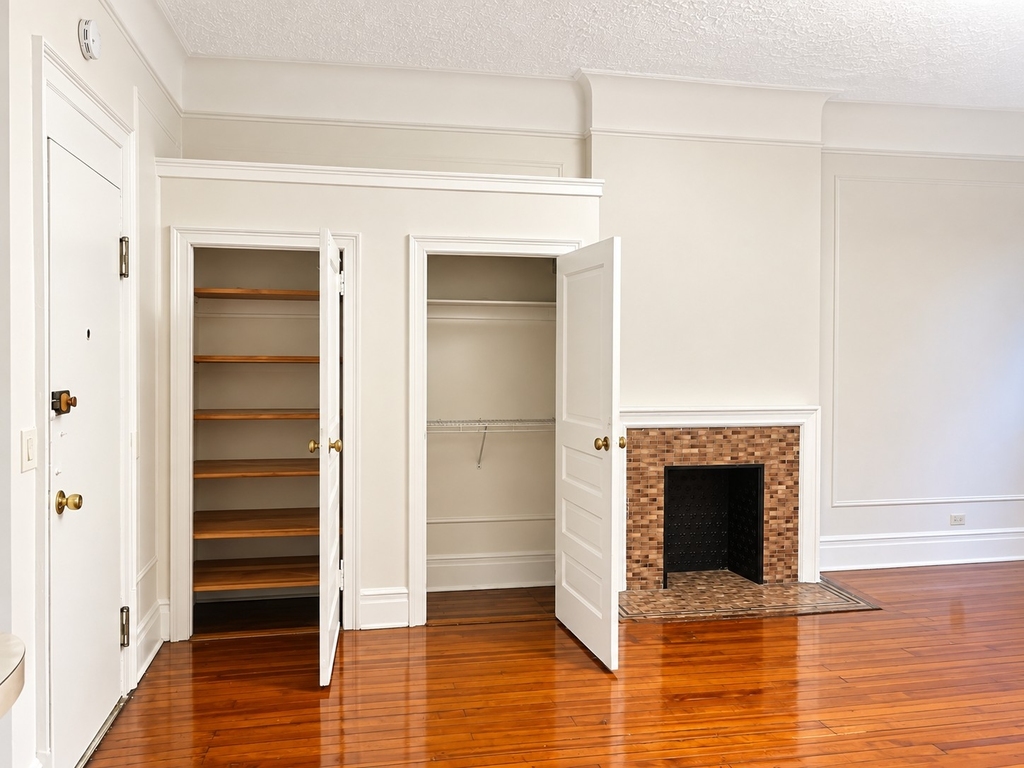 821 Riverside Drive - Photo 1