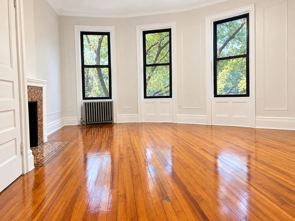 821 Riverside Drive - Photo 0