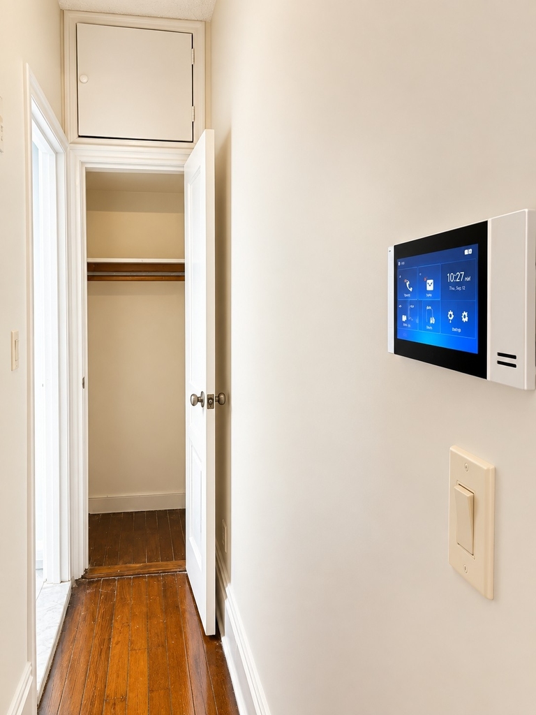 821 Riverside Drive - Photo 3