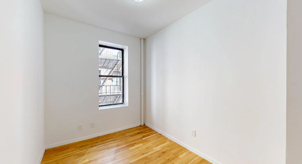East 73rd Street - Photo 2