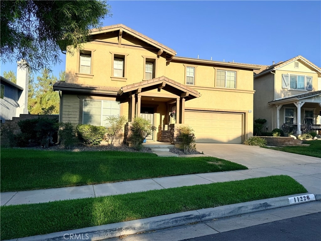 11226 Evergreen - Photo 0