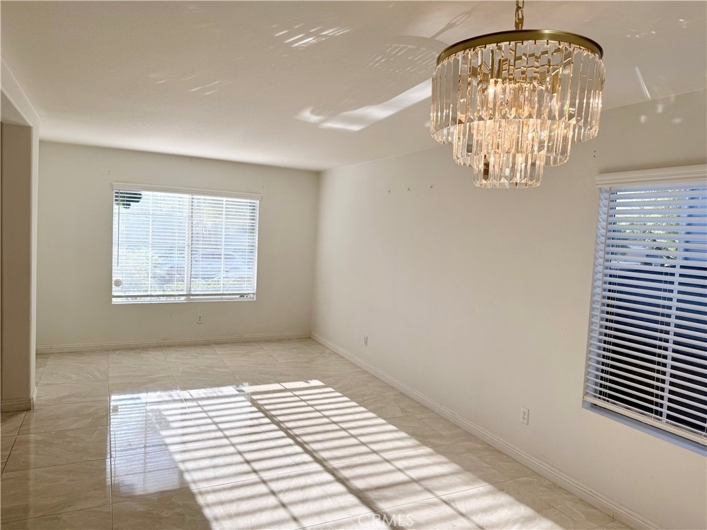 11226 Evergreen - Photo 4