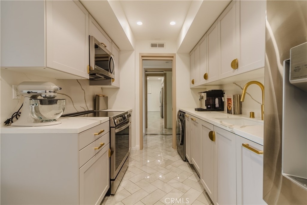 7250 Franklin - Photo 5