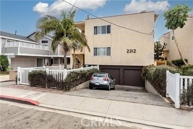 2312 Vanderbilt Lane - Photo 1