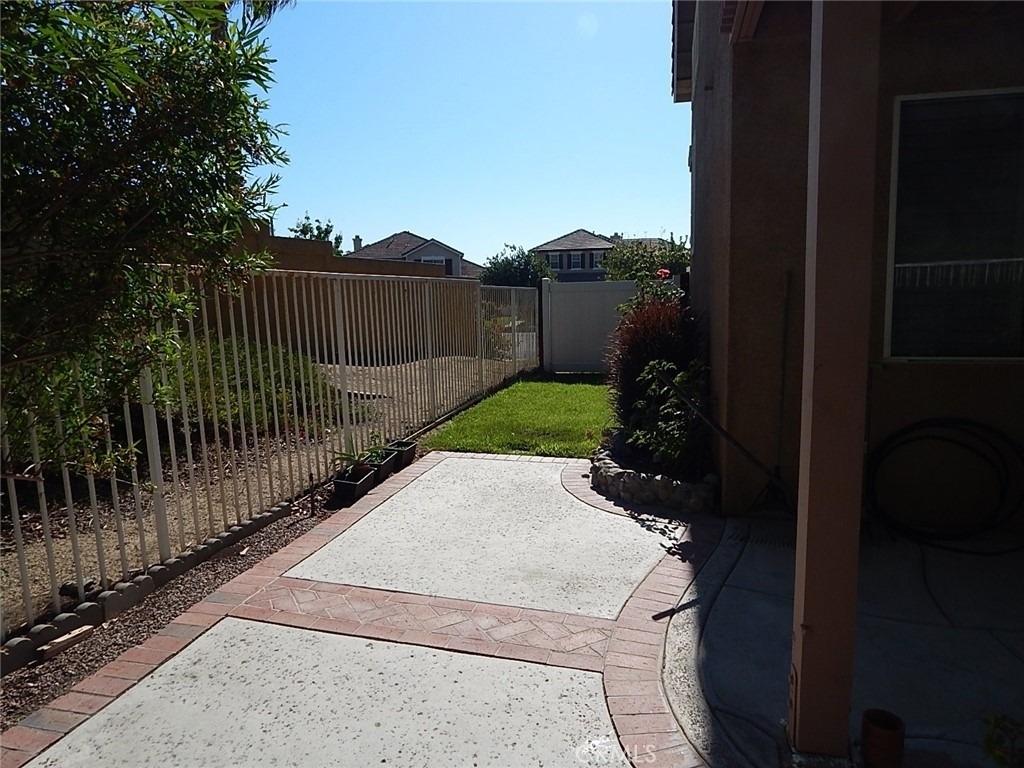 787 Villa Montes - Photo 2