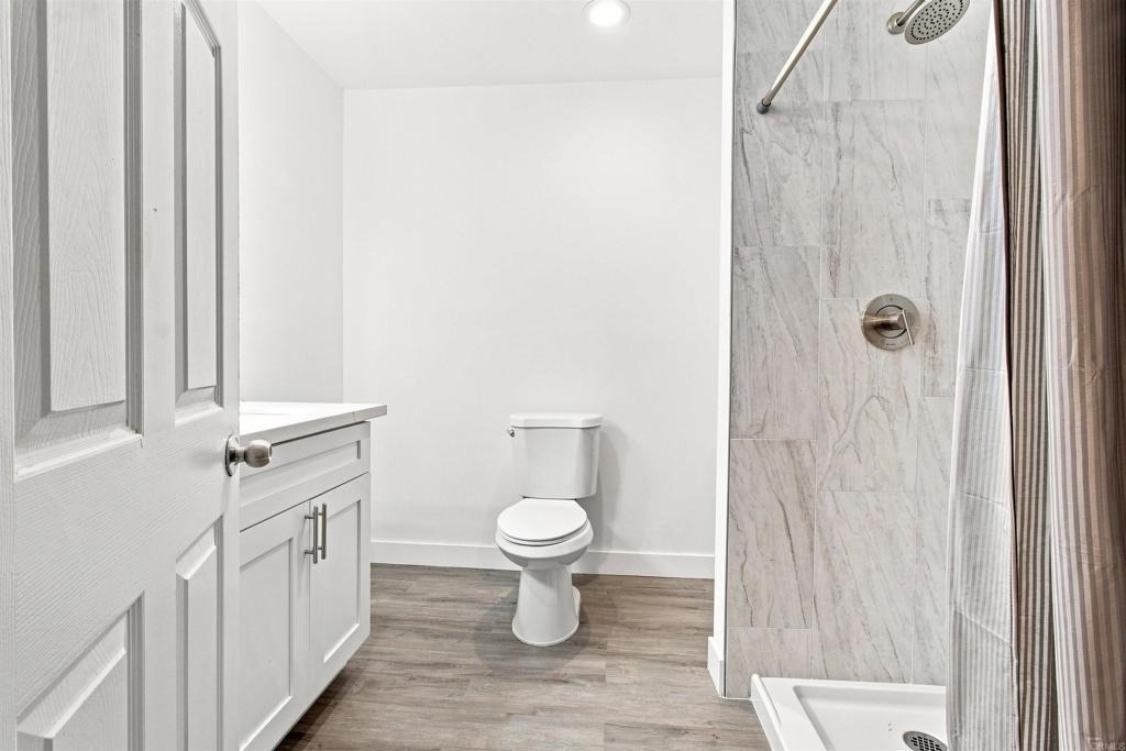 2027 E Avenue - Photo 11