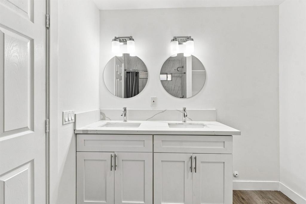 2027 E Avenue - Photo 12