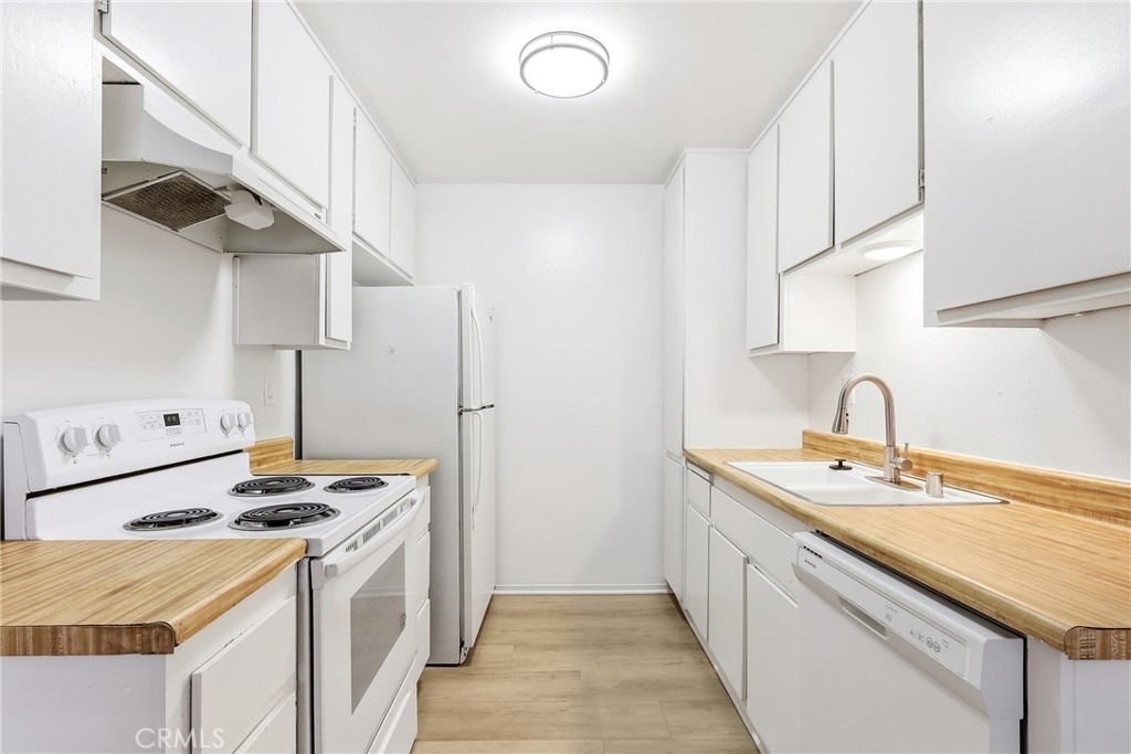 16205 Cornuta Ave - Photo 5