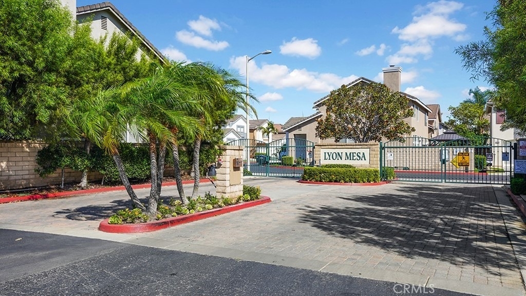 1210 Citrus - Photo 1