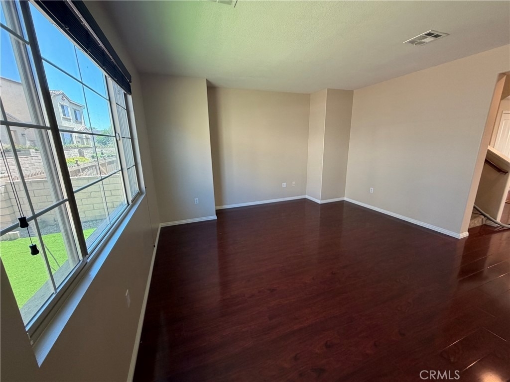 425 Merced Court - Photo 2