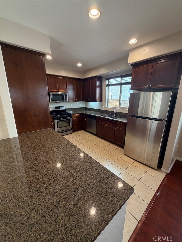 425 Merced Court - Photo 8