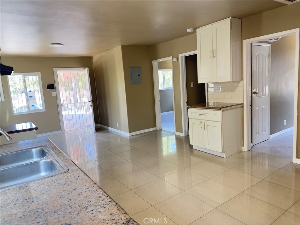 802 E 111th Drive - Photo 3