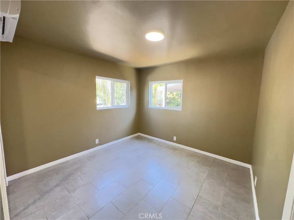 802 E 111th Drive - Photo 6