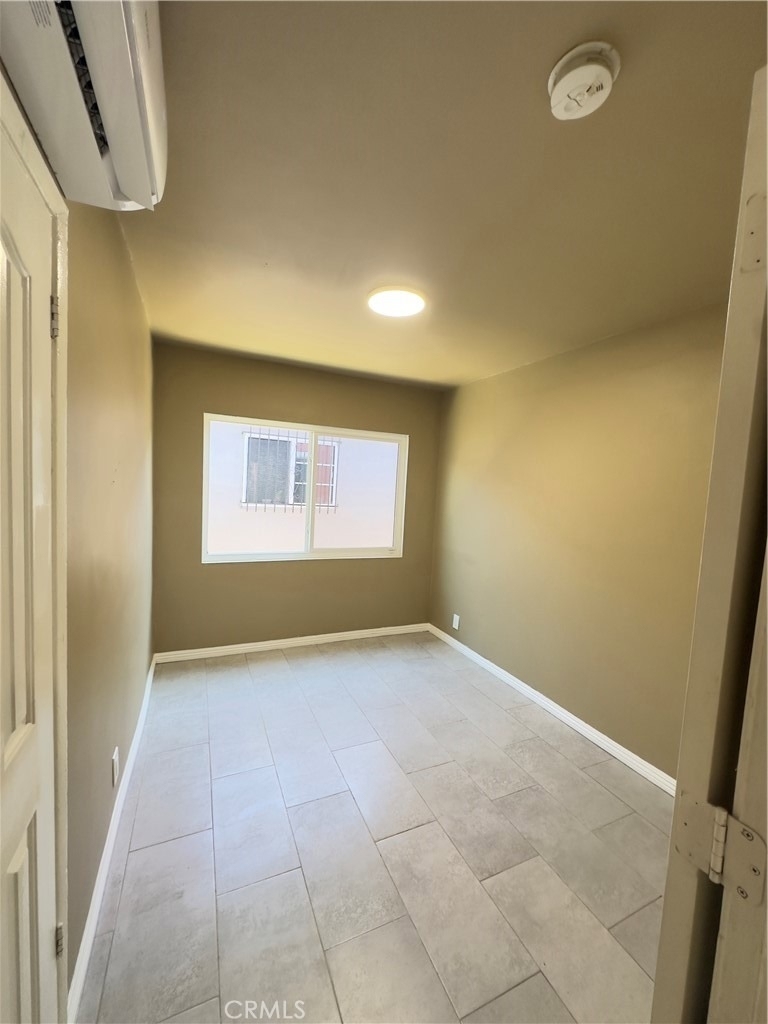 802 E 111th Drive - Photo 9