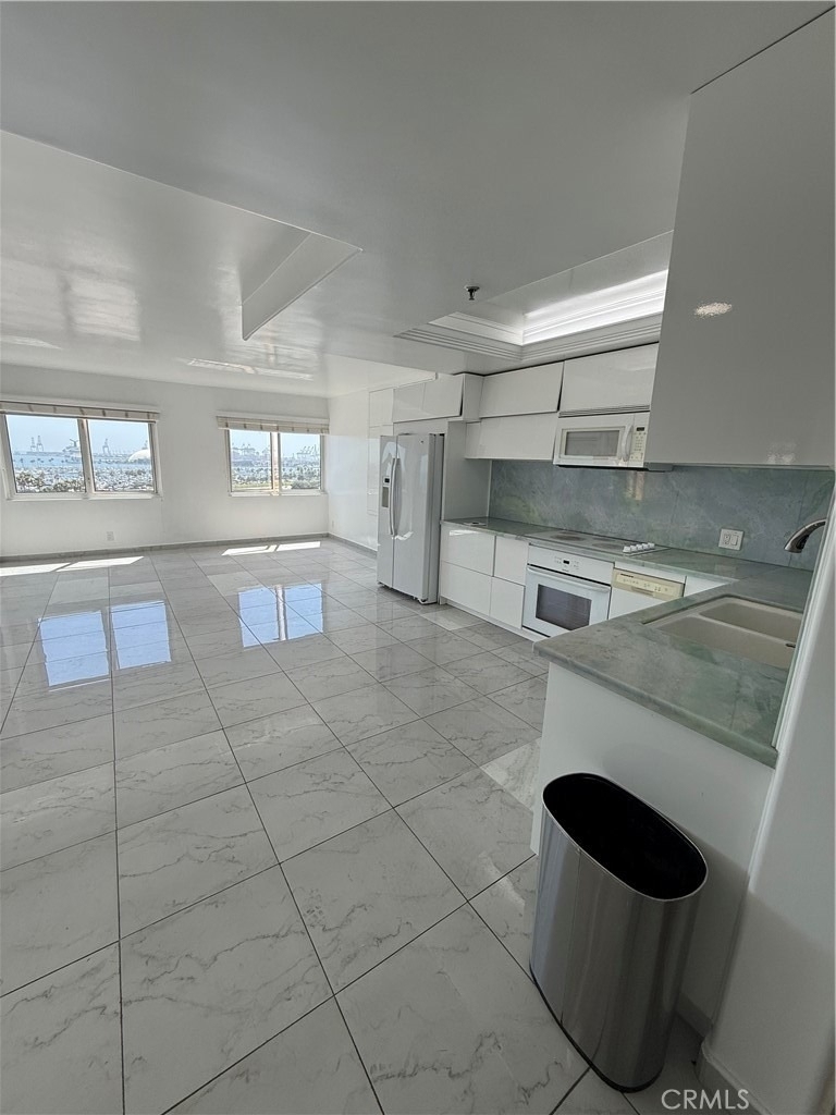 525 E Seaside - Photo 21