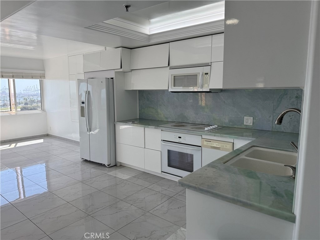 525 E Seaside - Photo 20