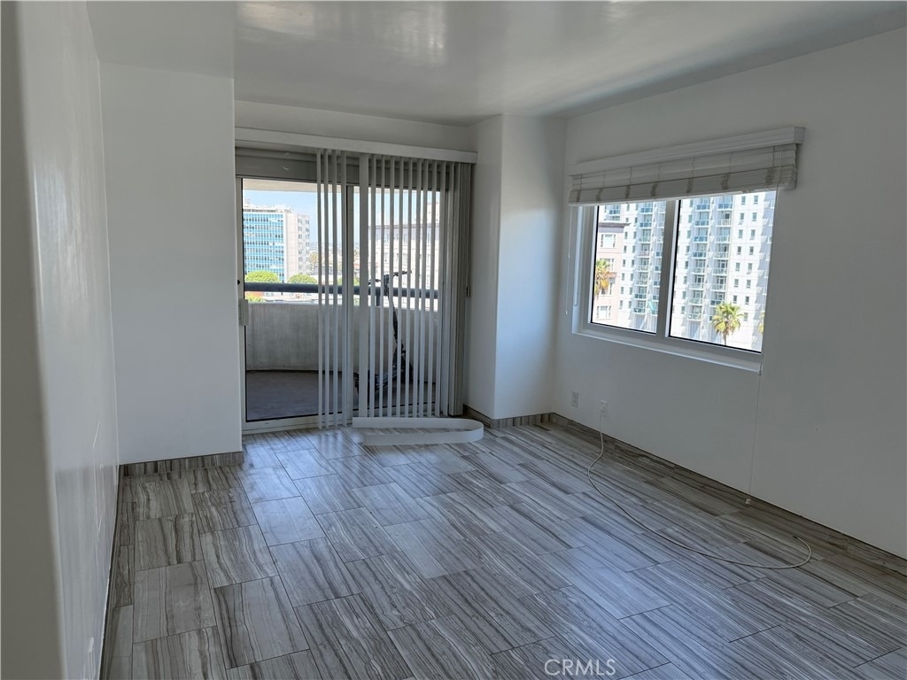 525 E Seaside - Photo 7