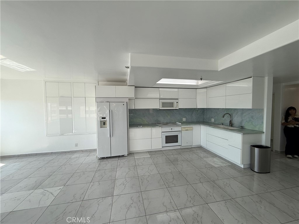 525 E Seaside - Photo 24