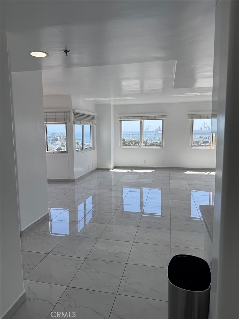 525 E Seaside - Photo 3