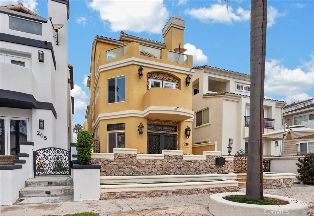 207 18th Street - Photo 2