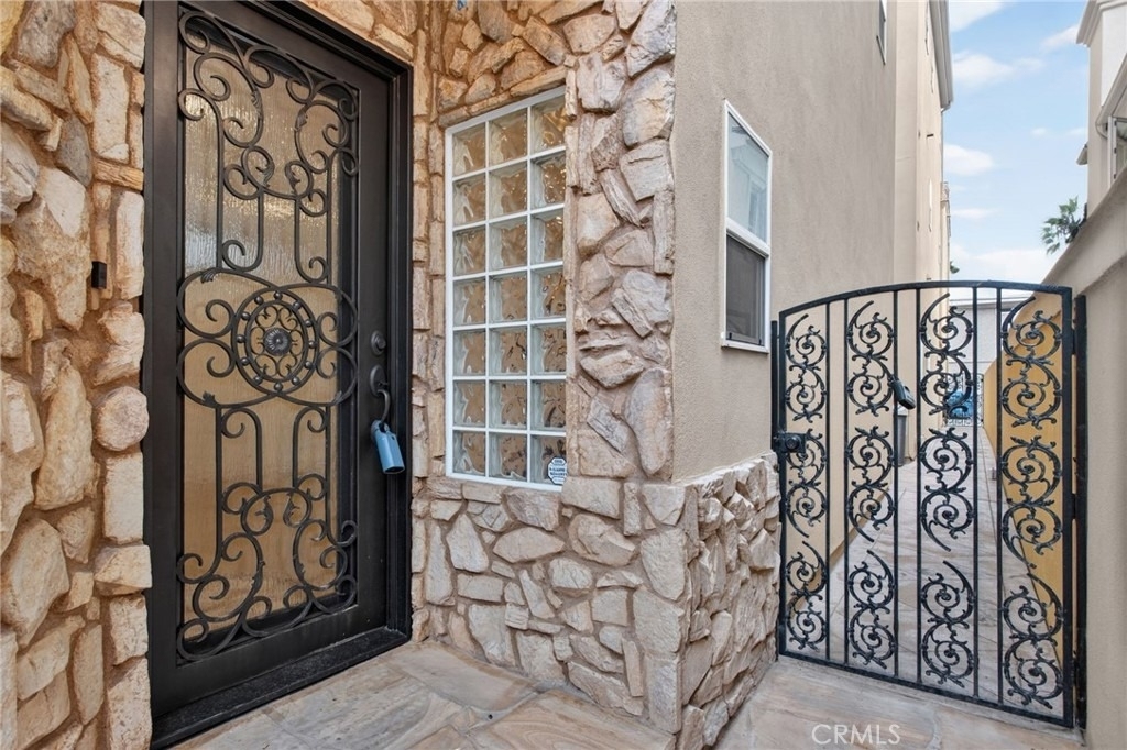 207 18th Street - Photo 3