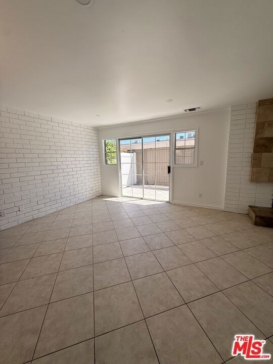 18110 Killllion Street - Photo 6