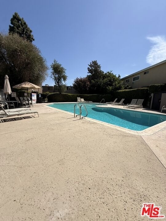 18110 Killllion Street - Photo 31