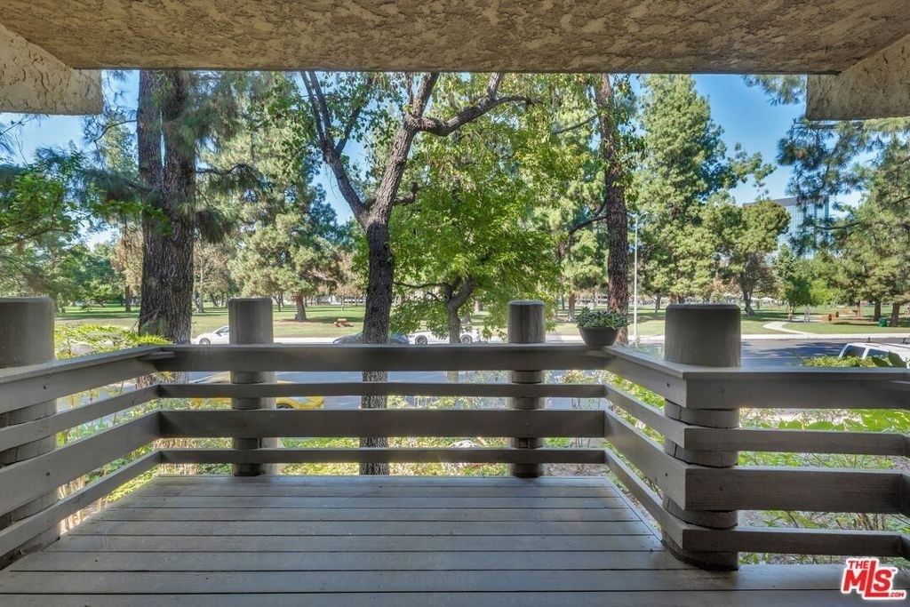 21820 Marylee Street - Photo 16