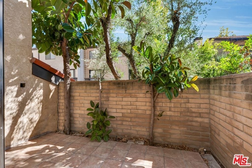 21820 Marylee Street - Photo 7