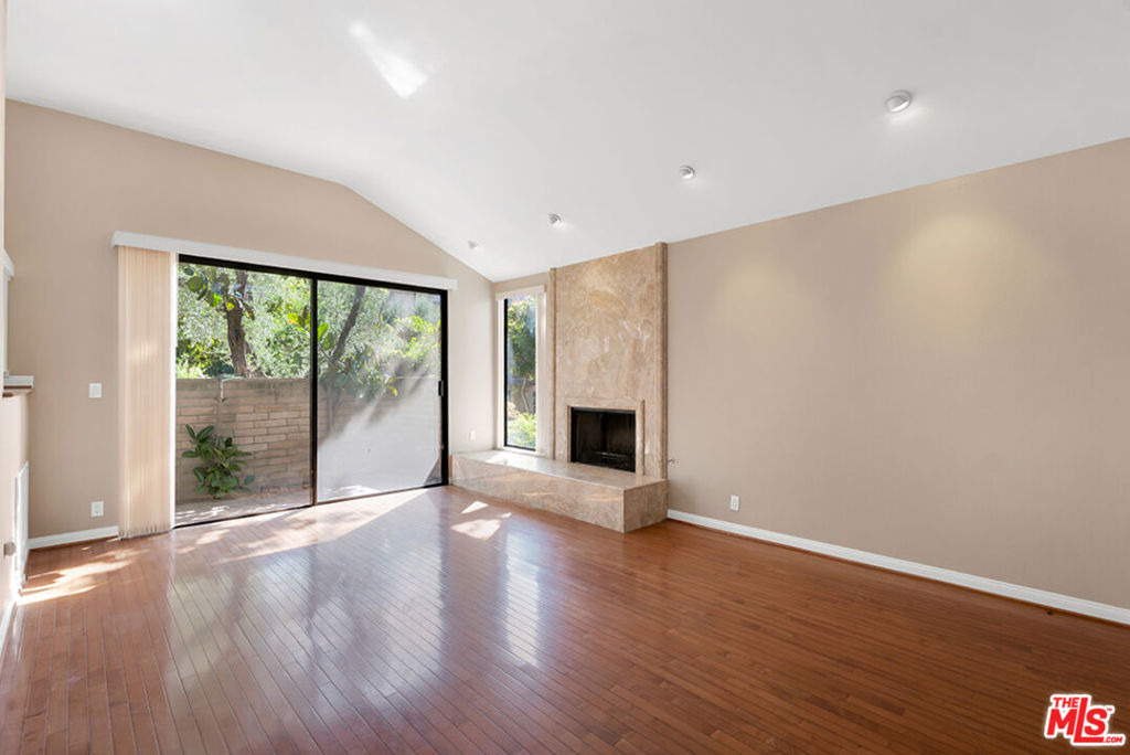 21820 Marylee Street - Photo 3