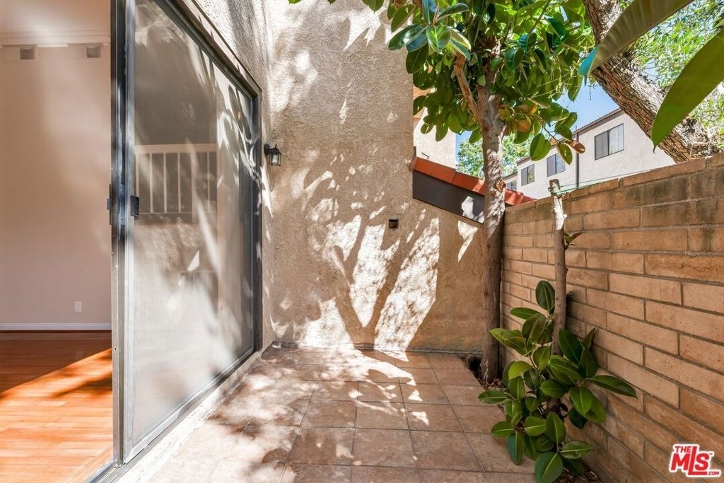 21820 Marylee Street - Photo 8