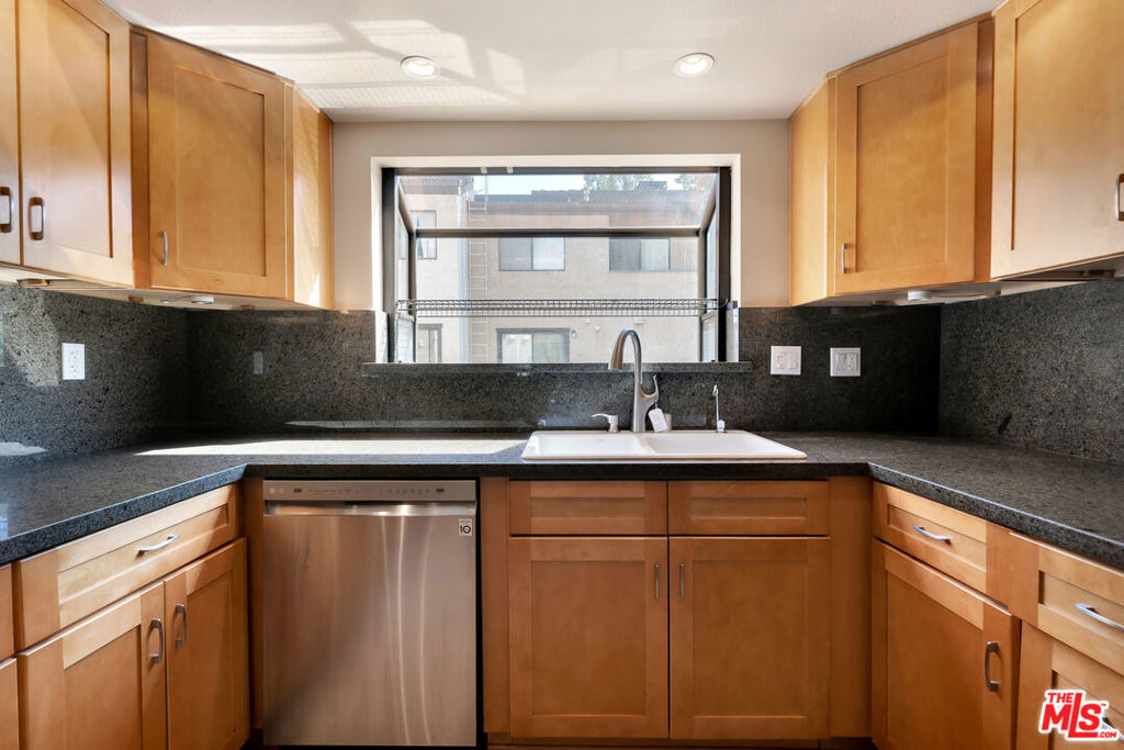 21820 Marylee Street - Photo 22