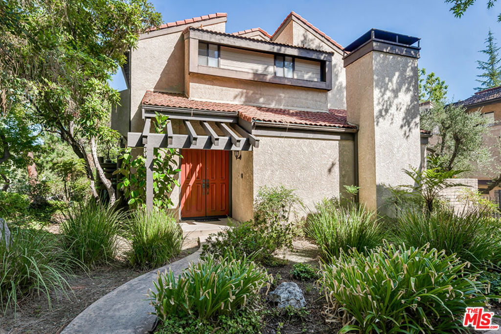 21820 Marylee Street - Photo 0