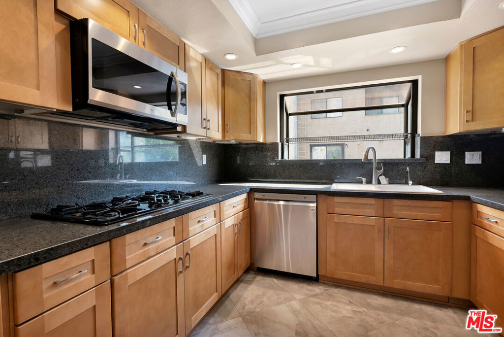 21820 Marylee Street - Photo 21