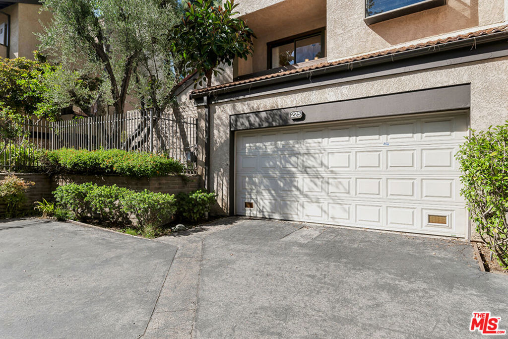 21820 Marylee Street - Photo 47