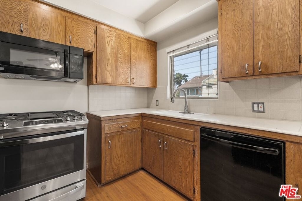 50 S Meridith Ave - Photo 9