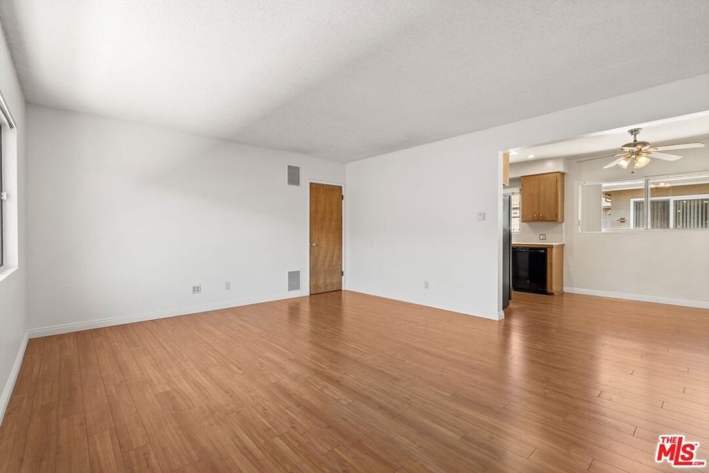 50 S Meridith Ave - Photo 3