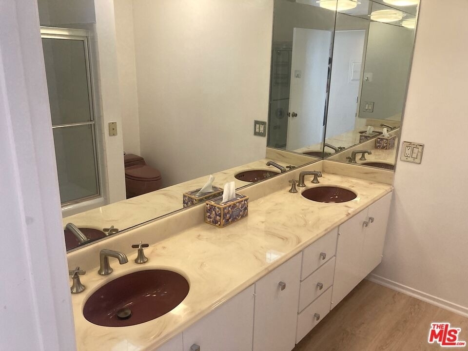 1025 N Kings Road - Photo 11