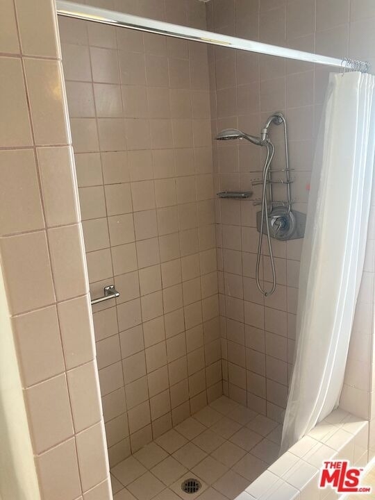 1025 N Kings Road - Photo 16