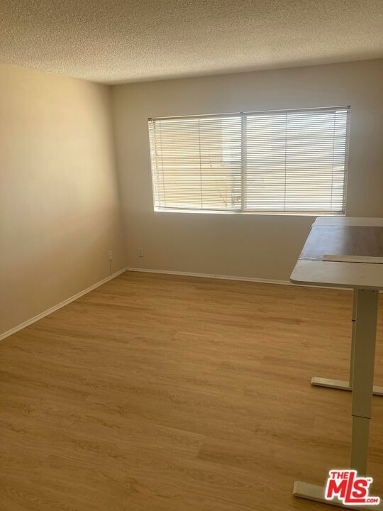 1025 N Kings Road - Photo 18