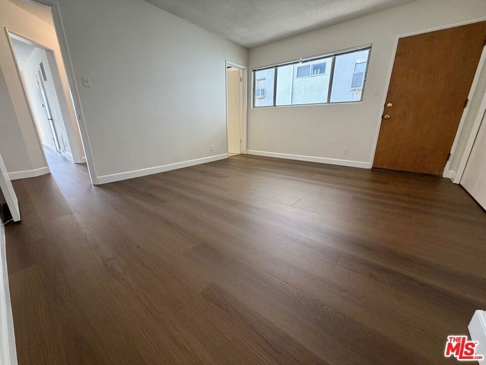 11727 Mayfield Avenue - Photo 22