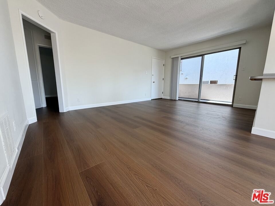 11727 Mayfield Avenue - Photo 1