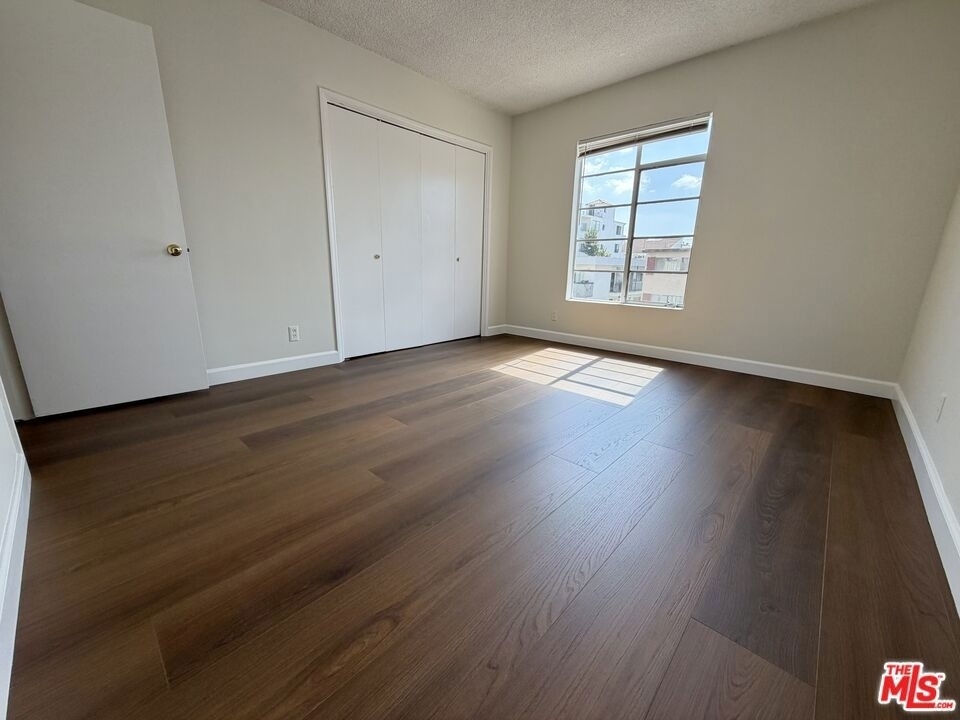 11727 Mayfield Avenue - Photo 13