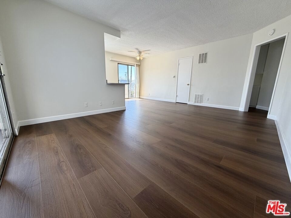 11727 Mayfield Avenue - Photo 4
