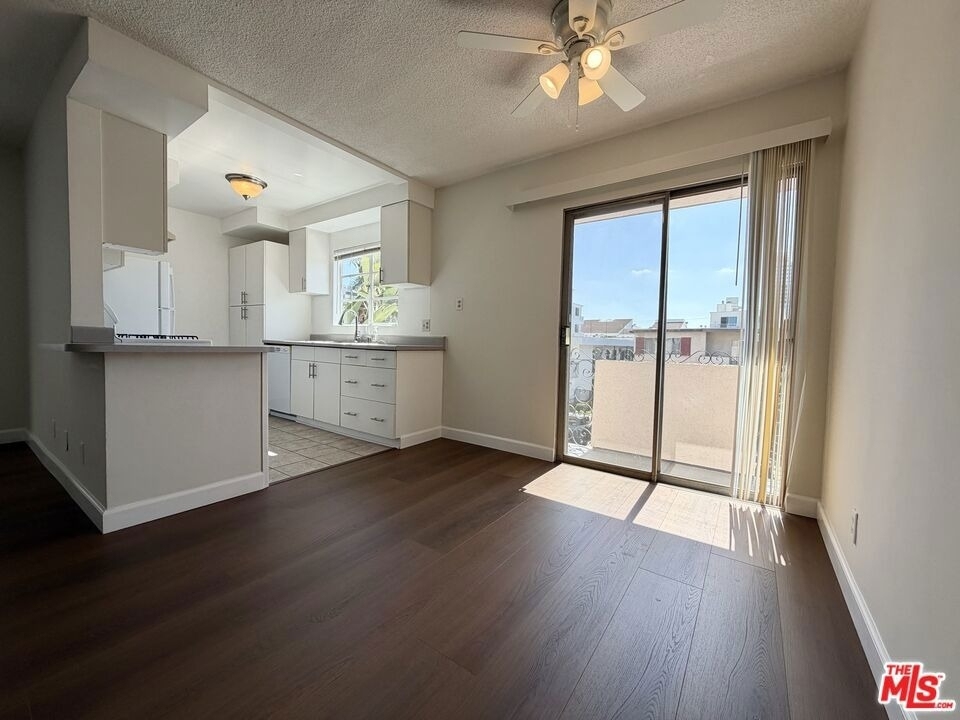 11727 Mayfield Avenue - Photo 7