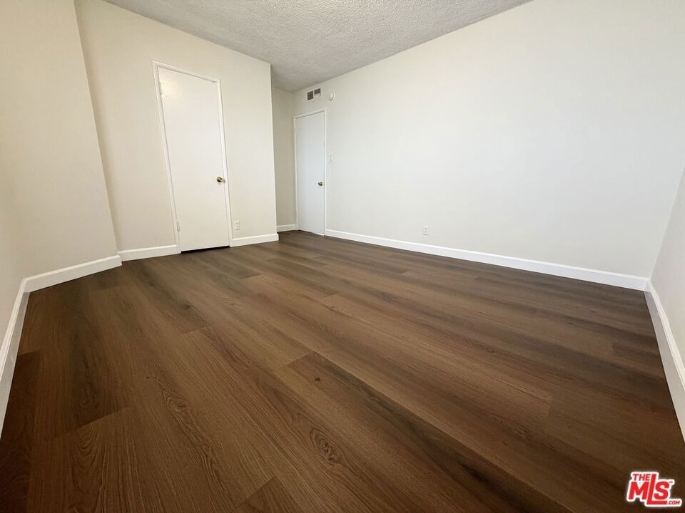 11727 Mayfield Avenue - Photo 25