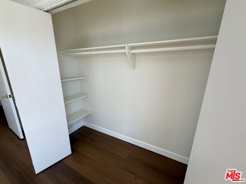 11727 Mayfield Avenue - Photo 15