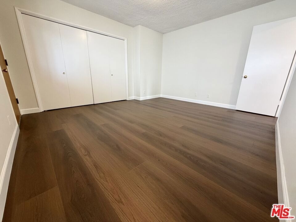 11727 Mayfield Avenue - Photo 20