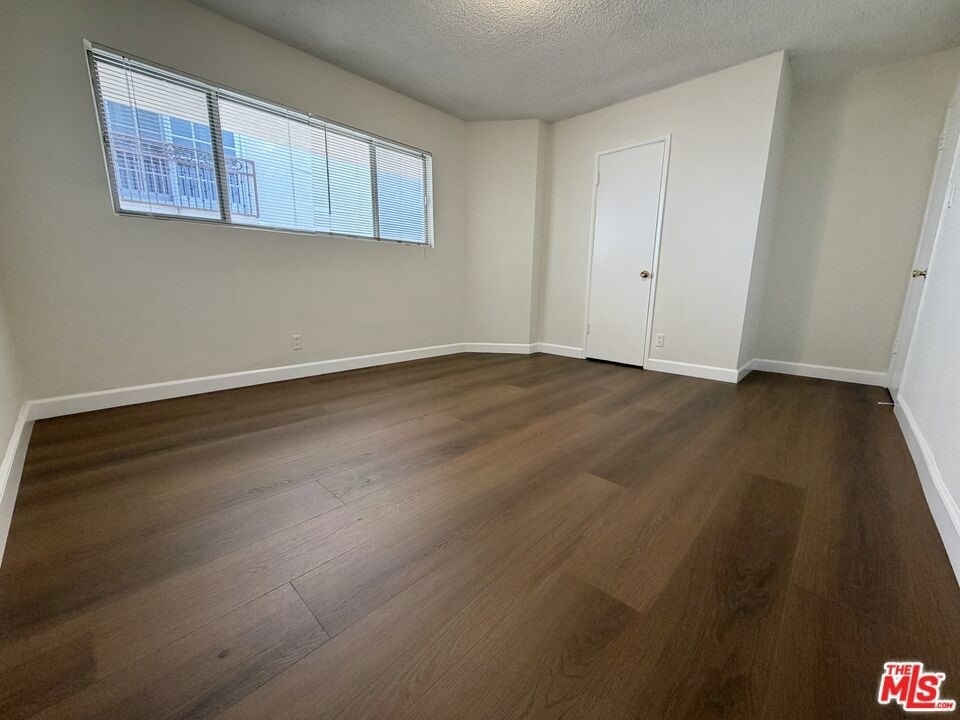 11727 Mayfield Avenue - Photo 27